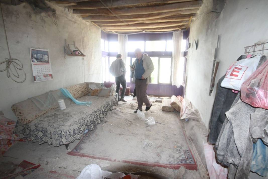 Evde kahvaltı yaparken felaketi yaşadılar! Korkunç manzarayı görenler evden koşarak kaçtı 11